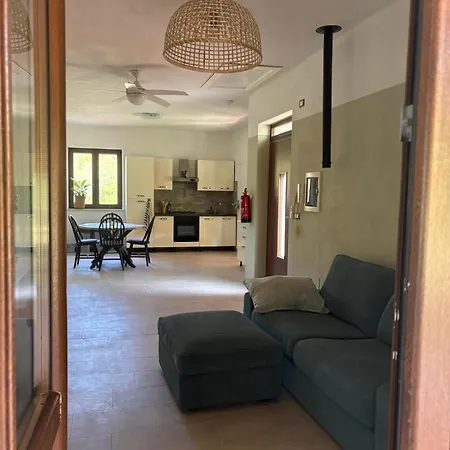 Vicino Al Fiume Erro Apartmán *